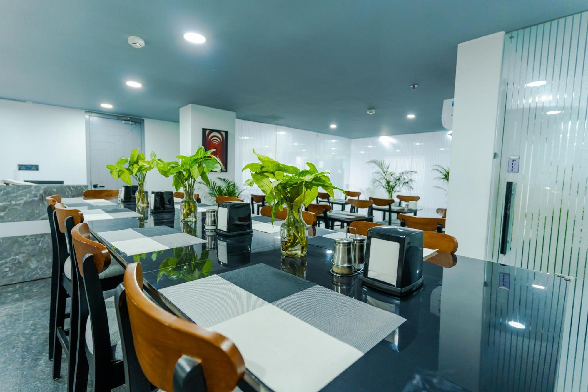 Bedchambers Luxury Apartment Near Golf Course Road Gurgaon Eksteriør billede