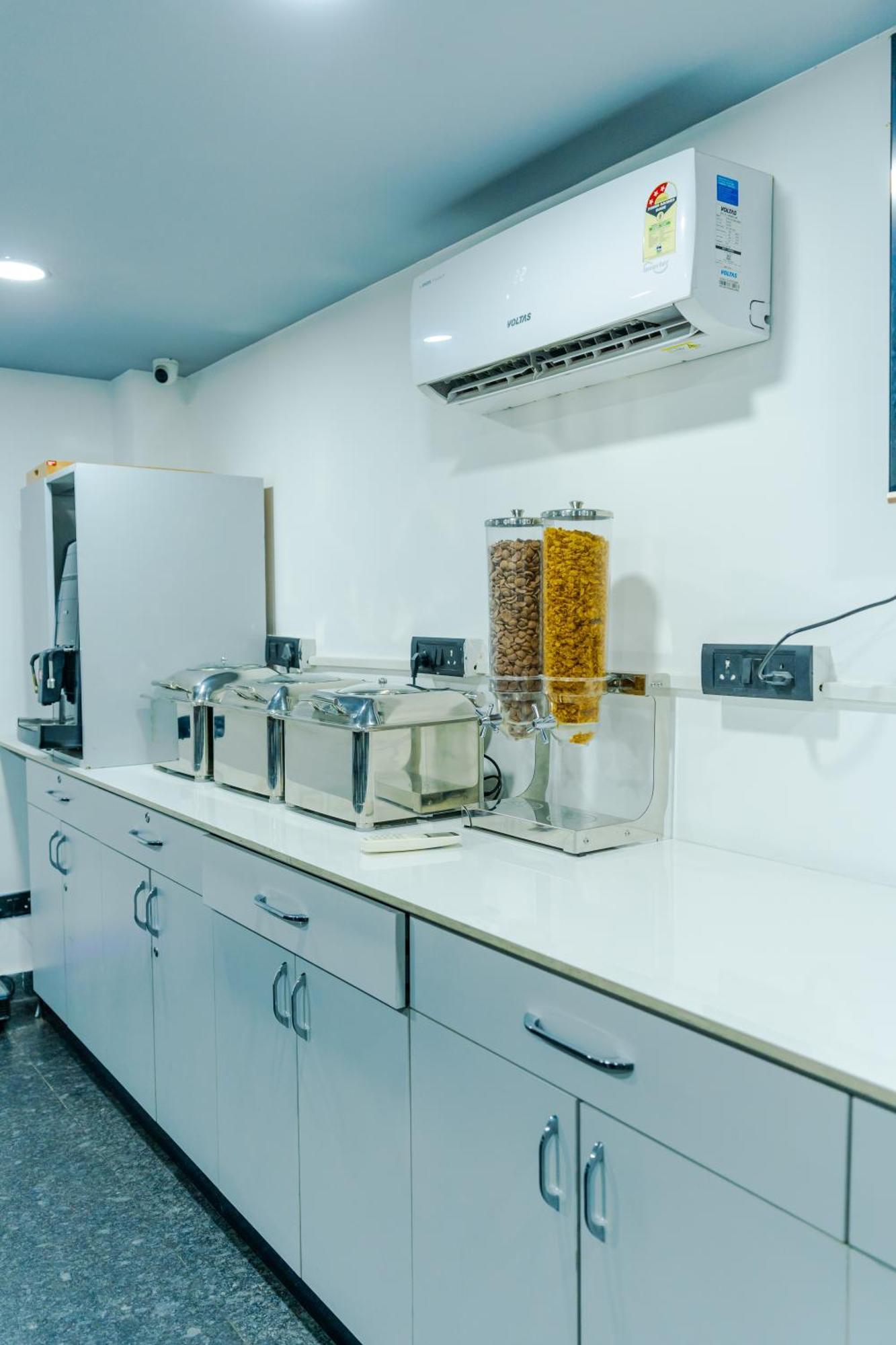 Bedchambers Luxury Apartment Near Golf Course Road Gurgaon Eksteriør billede