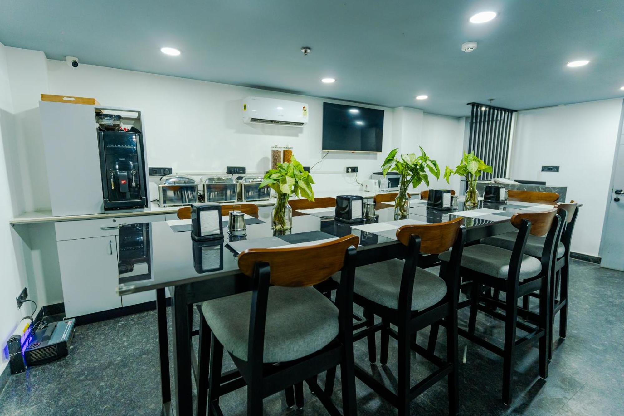 Bedchambers Luxury Apartment Near Golf Course Road Gurgaon Eksteriør billede