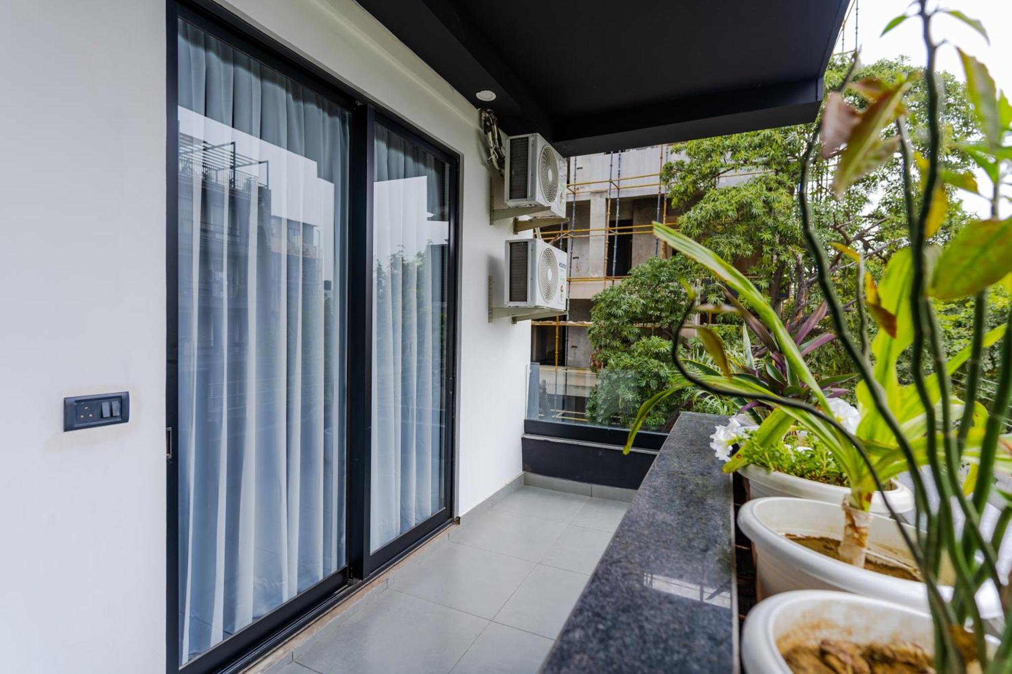 Bedchambers Luxury Apartment Near Golf Course Road Gurgaon Eksteriør billede